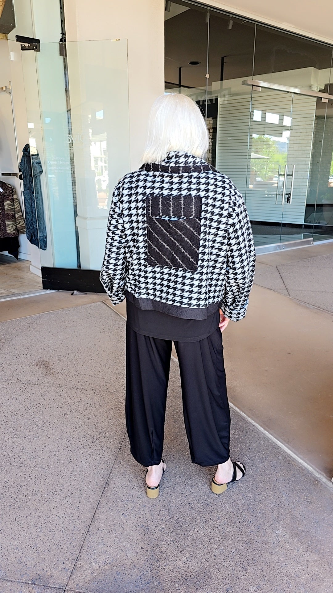 Luukka Black/Check Houndstooth Short Novaea Jacket 25K312