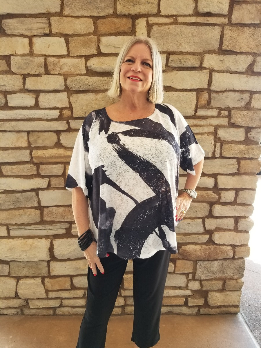 Et' Lois Plus Size White/Black Apple Top C2007W-M17