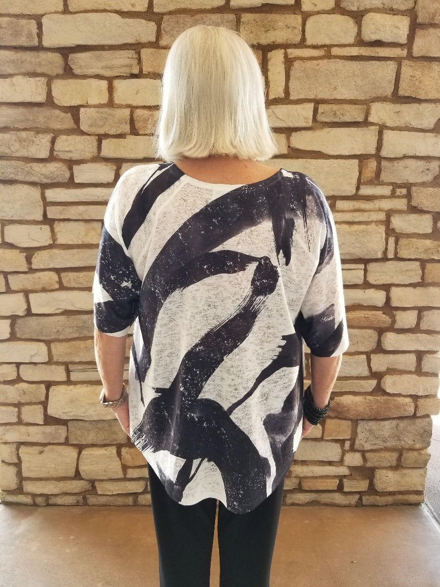 Et' Lois Plus Size White/Black Apple Top C2007W-M17