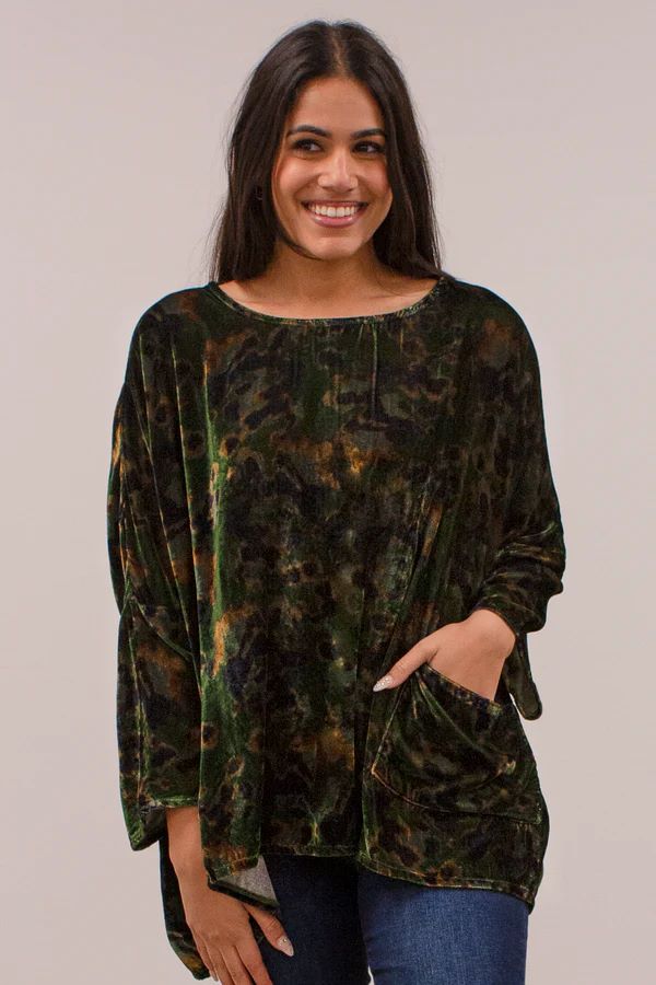 Caite & Kyla Plus Size Velvet Jungle 2 Pocket Top KYRE317