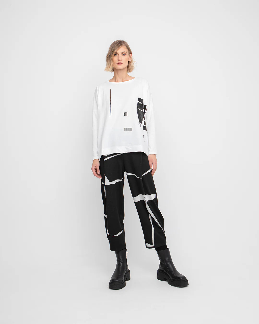 Ozai Black/White Mirrors Pull On Pant 755296