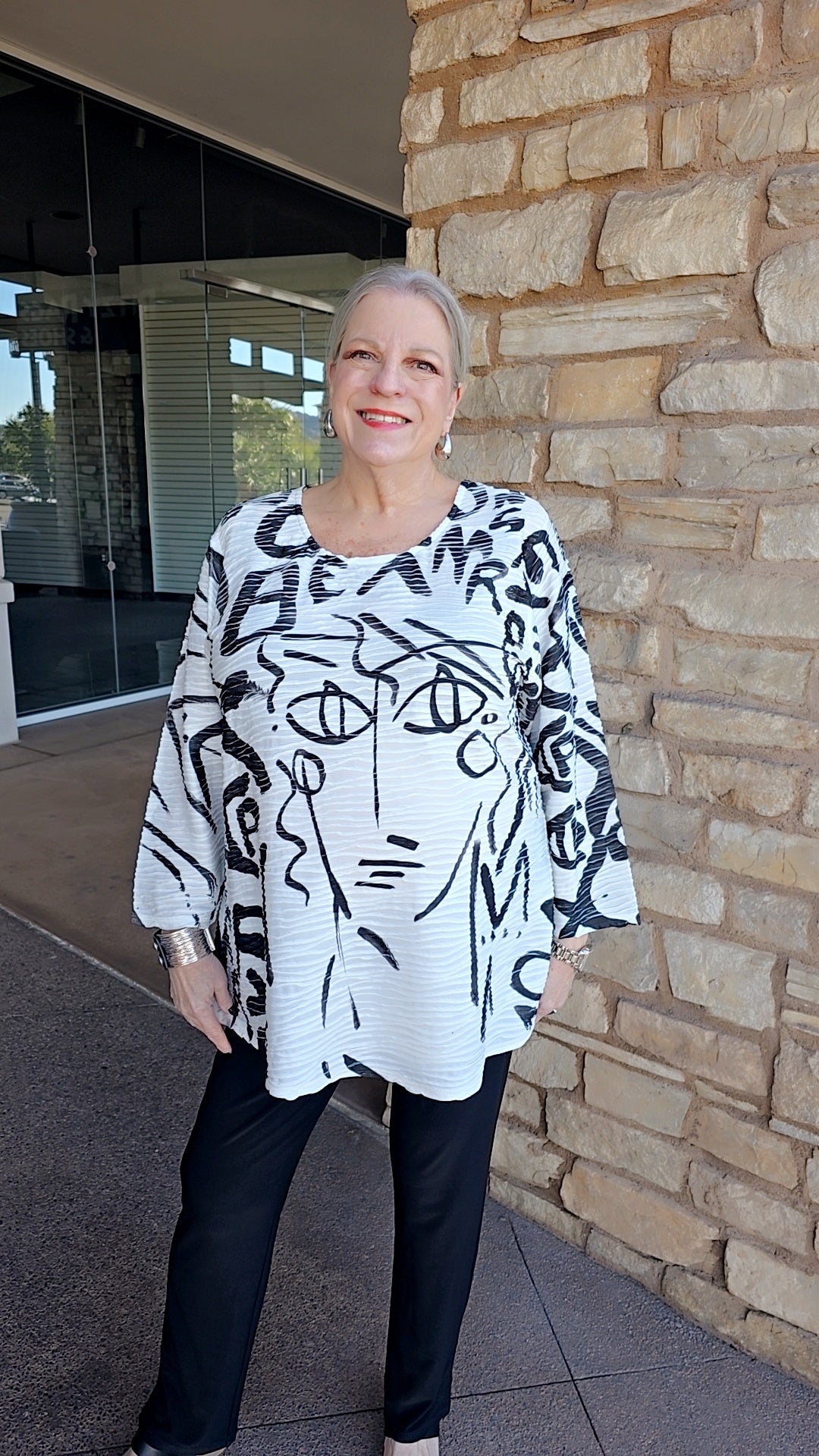 Et' Lois Plus Size White/Black Textured Pullover Top BW2001-M08