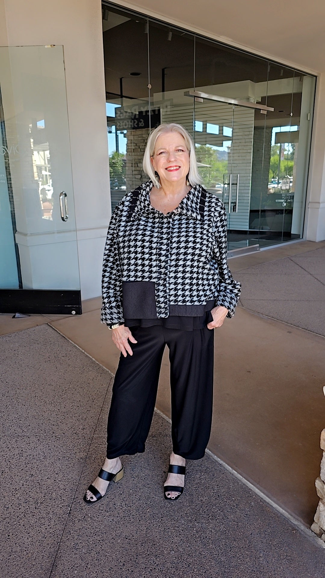 Luukka Black/Check Houndstooth Short Novaea Jacket 25K312