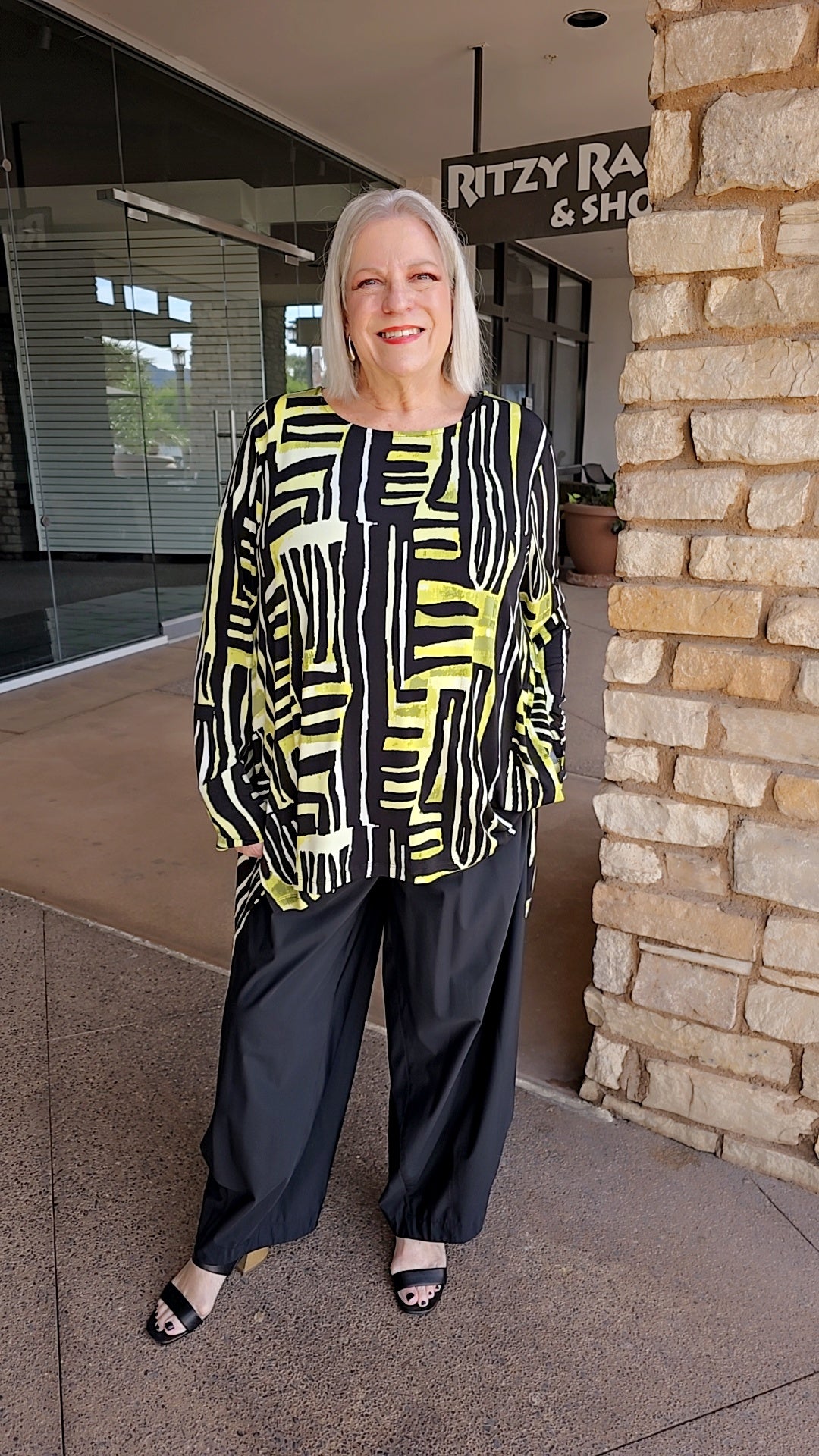 Chalet Plus Size Black/Lime Reanna Tunic Y42618