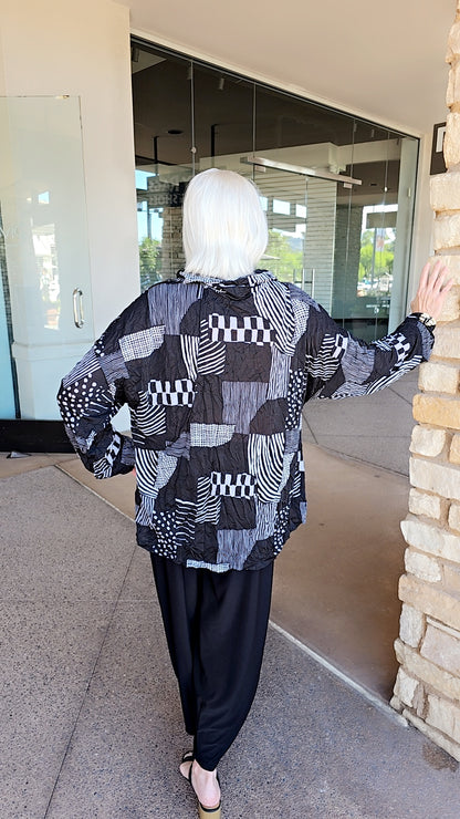 Chalet Plus Size Mineral Wash Black/White Crinkle Dara Top CM42214