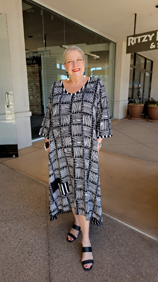 Lyng Designs Black/White Printed Joy Dress WV4064R