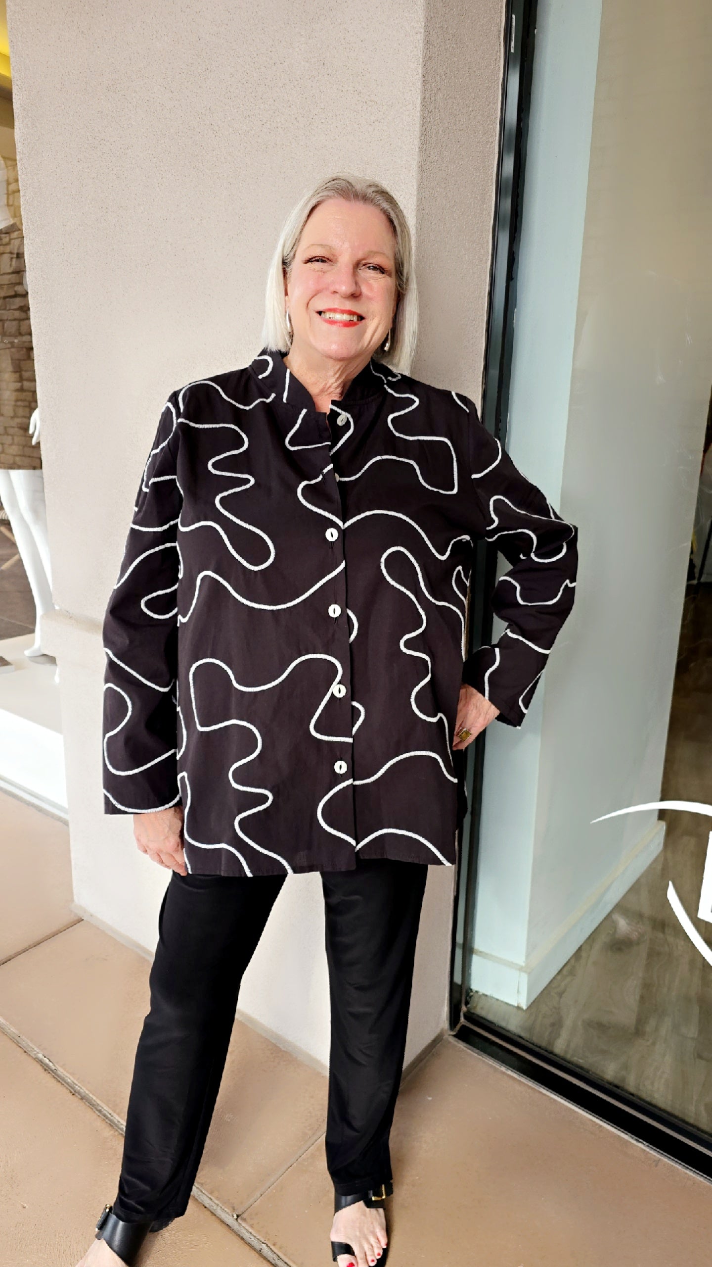 Niche Plus Size Black/White Bella Button Front Swirl Poplin Shirt 3254139