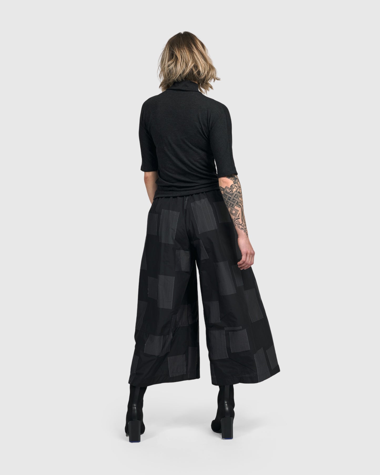 Alembika/Urban Black Squares Pull On Pant UP438S