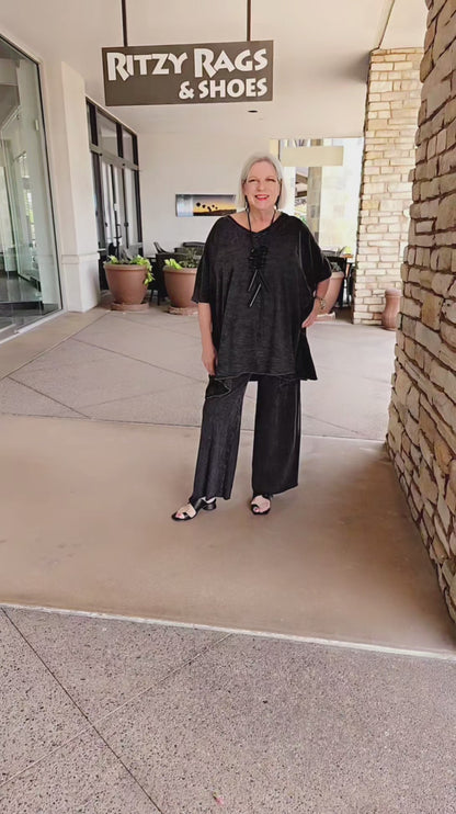 Cotton Lani Oversized Black V-Neckline Tunic J715